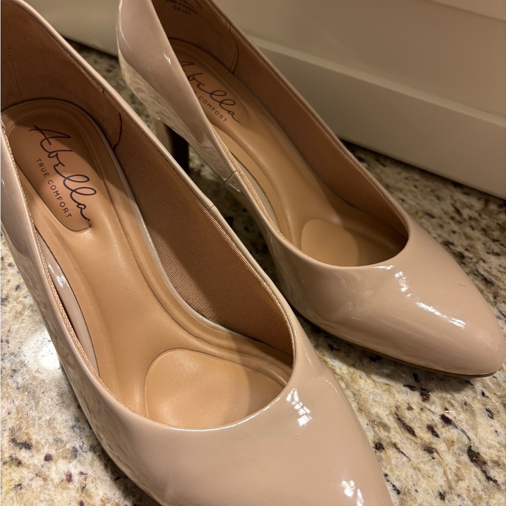 Abella Women's Patent Tan Pumps